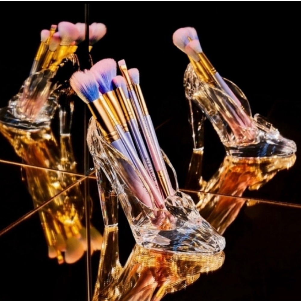 Spectrum Cinderella Glass Slipper Makeup Brush Storage LIMITED ED - Picture 7 of 8
